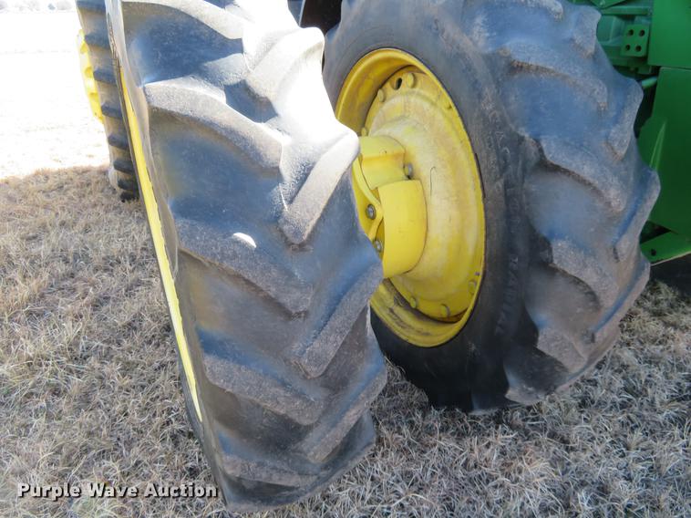 image for item DE8807 2007 John Deere 8430 MFWD tractor