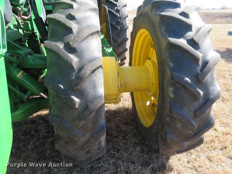 image for item DE8807 2007 John Deere 8430 MFWD tractor
