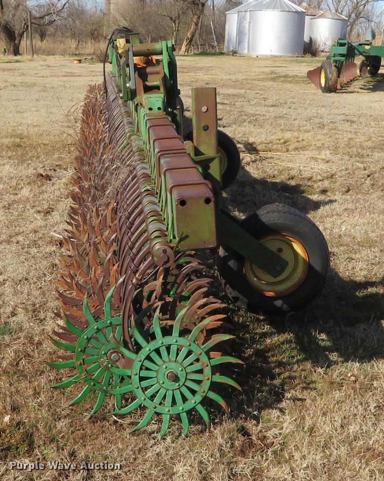 image for item DE8808 John Deere 400 rotary hoe
