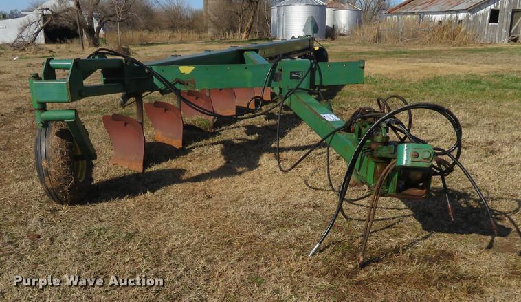 image for item DE8809 John Deere 2800 eight bottom plow