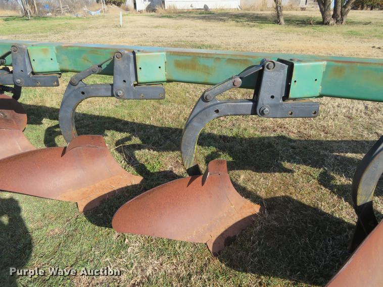 image for item DE8809 John Deere 2800 eight bottom plow