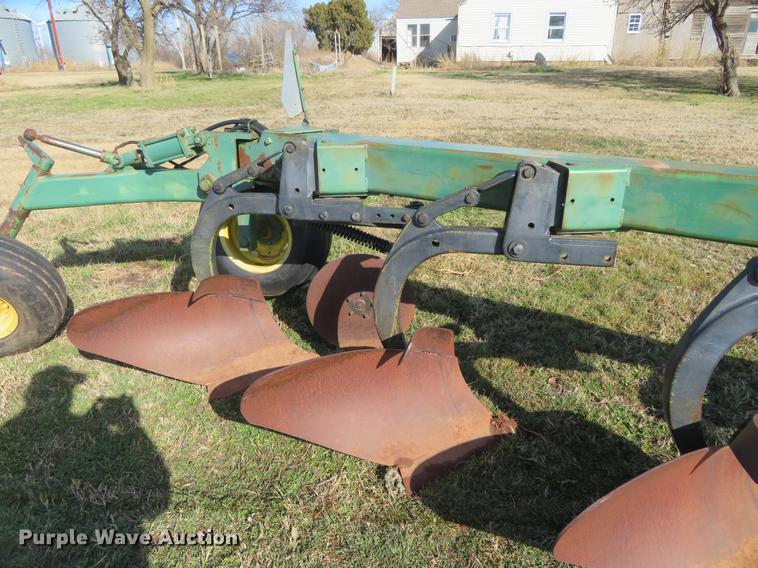 image for item DE8809 John Deere 2800 eight bottom plow