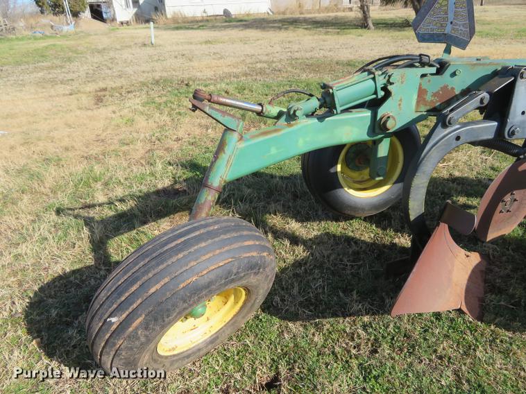 image for item DE8809 John Deere 2800 eight bottom plow
