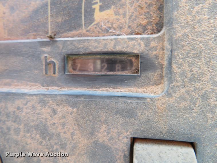 image for item DE8810 1983 John Deere 4850 tractor