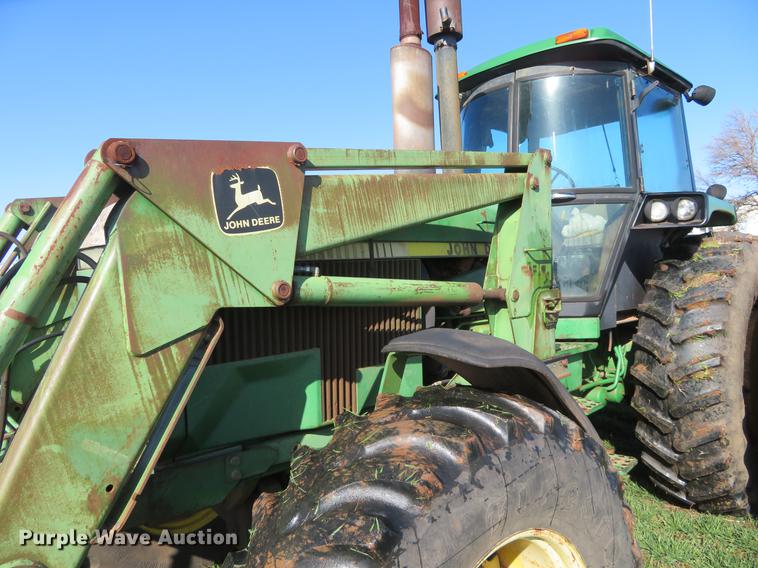 image for item DE8810 1983 John Deere 4850 tractor