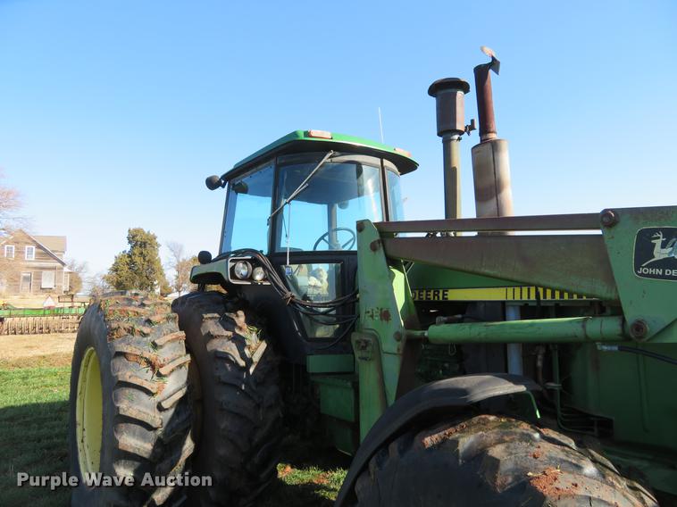 image for item DE8810 1983 John Deere 4850 tractor