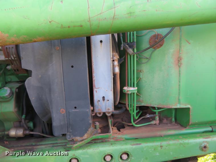 image for item DE8810 1983 John Deere 4850 tractor