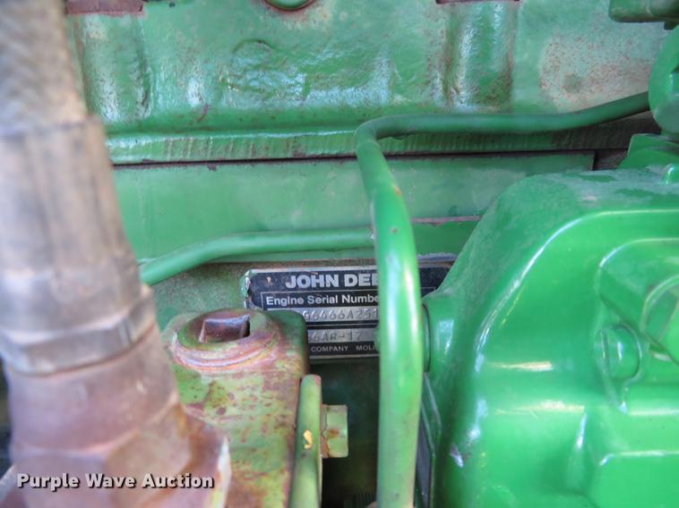 image for item DE8810 1983 John Deere 4850 tractor