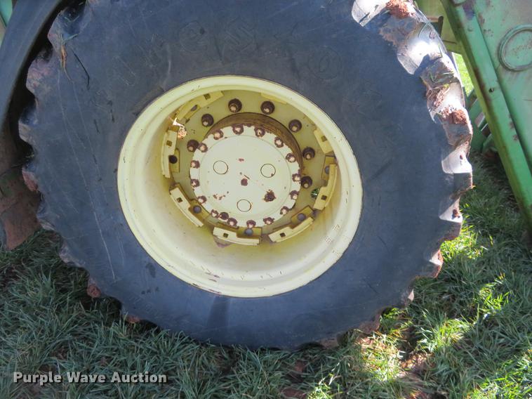 image for item DE8810 1983 John Deere 4850 tractor