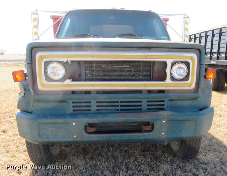 image for item DE8813 1979 Chevrolet C60 grain truck