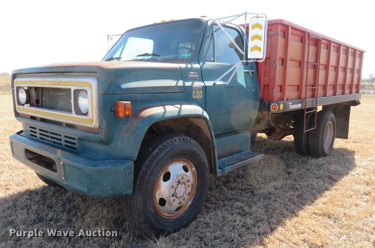 image for item DE8813 1979 Chevrolet C60 grain truck
