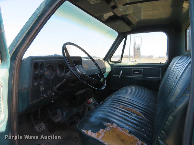 image for item DE8813 1979 Chevrolet C60 grain truck