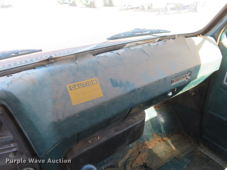 image for item DE8813 1979 Chevrolet C60 grain truck