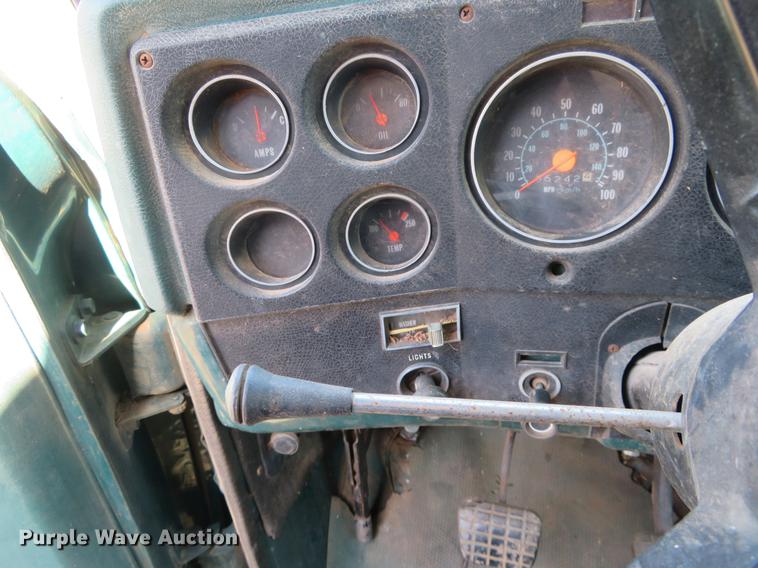 image for item DE8813 1979 Chevrolet C60 grain truck