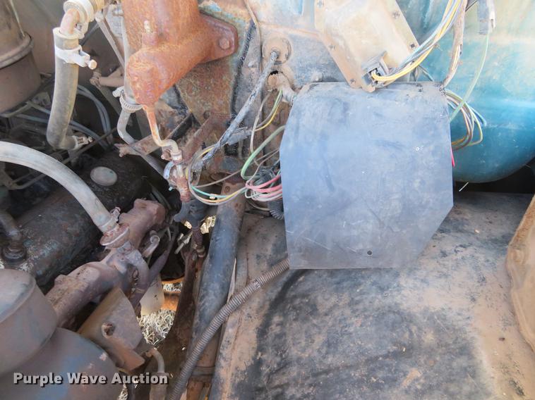 image for item DE8813 1979 Chevrolet C60 grain truck