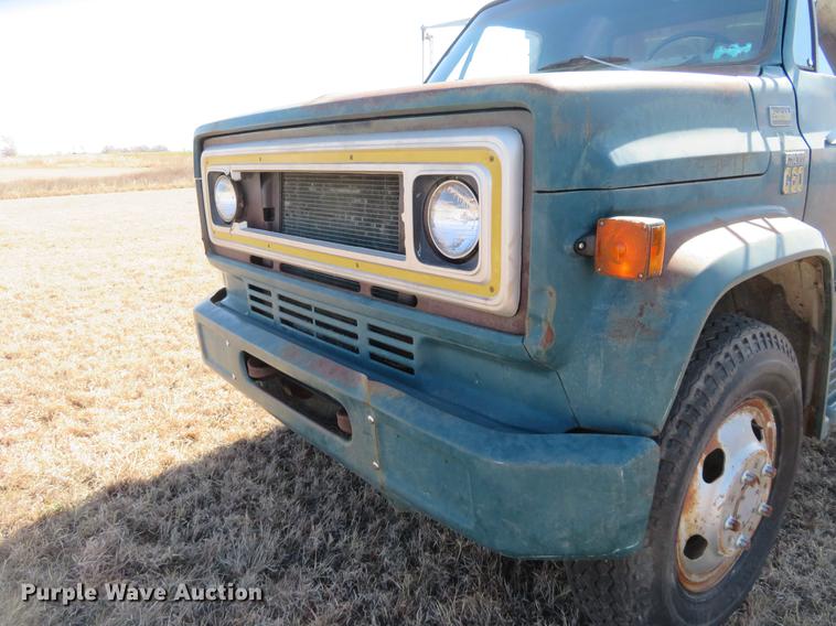 image for item DE8813 1979 Chevrolet C60 grain truck