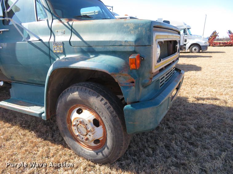 image for item DE8813 1979 Chevrolet C60 grain truck