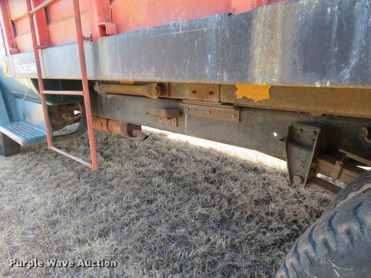 image for item DE8813 1979 Chevrolet C60 grain truck