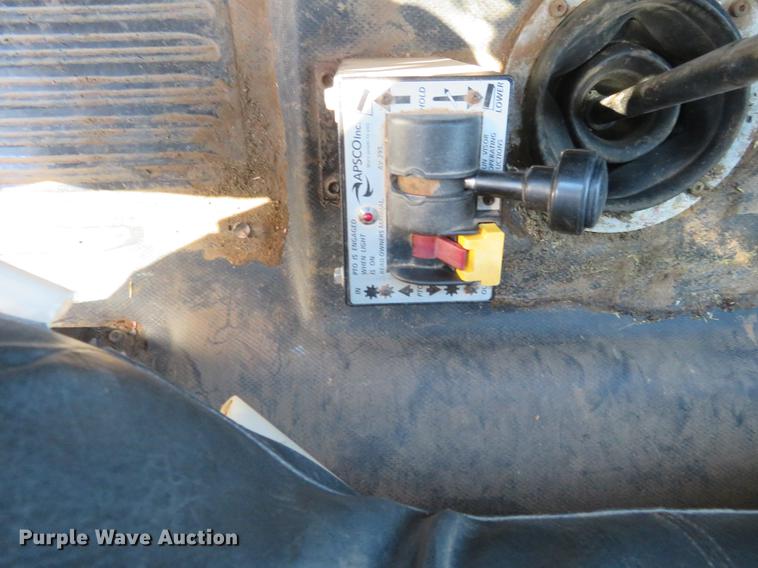 image for item DE8814 1995 Freightliner FL80 grain truck