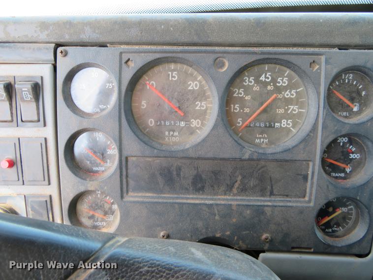 image for item DE8814 1995 Freightliner FL80 grain truck