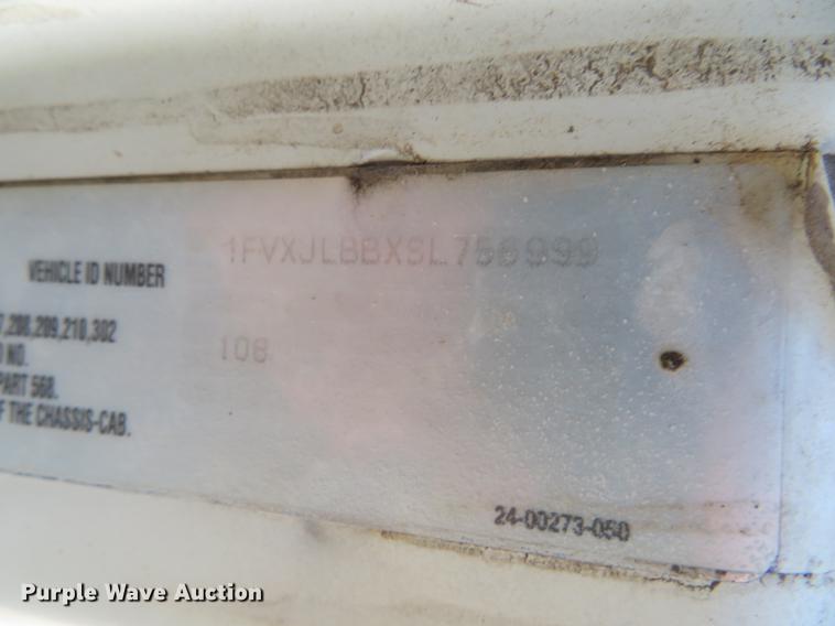 image for item DE8814 1995 Freightliner FL80 grain truck