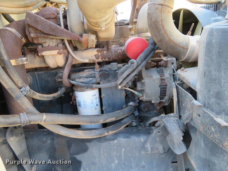 image for item DE8814 1995 Freightliner FL80 grain truck