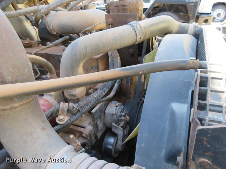 image for item DE8814 1995 Freightliner FL80 grain truck