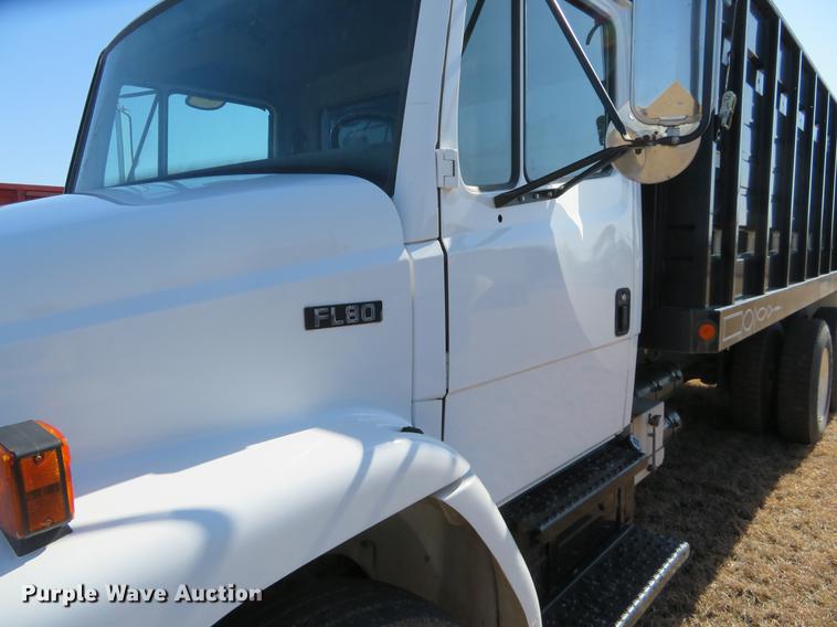 image for item DE8814 1995 Freightliner FL80 grain truck