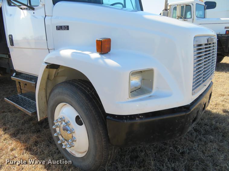image for item DE8814 1995 Freightliner FL80 grain truck