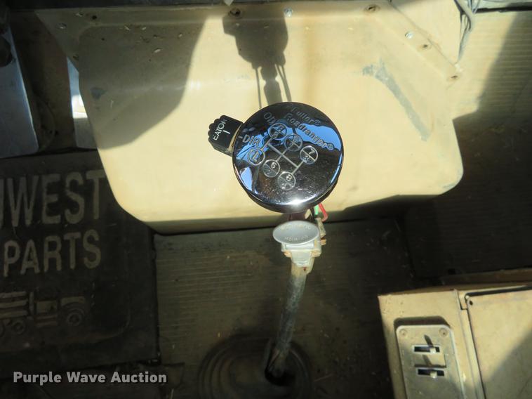 image for item DE8815 1979 International Paystar 5000 semi truck