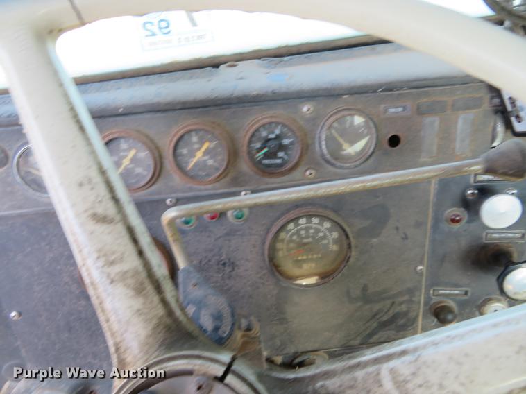 image for item DE8815 1979 International Paystar 5000 semi truck