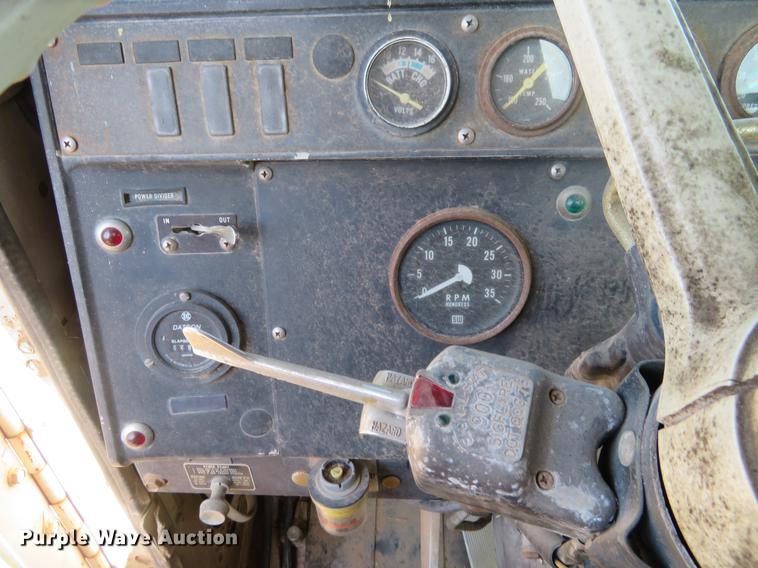 image for item DE8815 1979 International Paystar 5000 semi truck