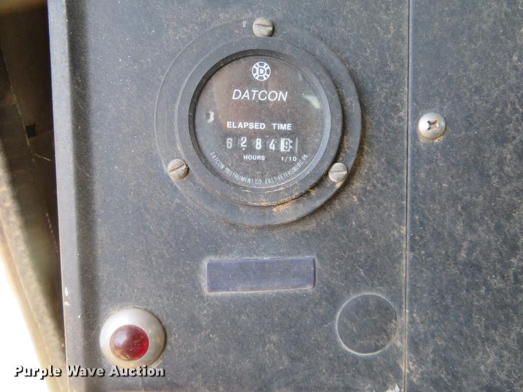 image for item DE8815 1979 International Paystar 5000 semi truck