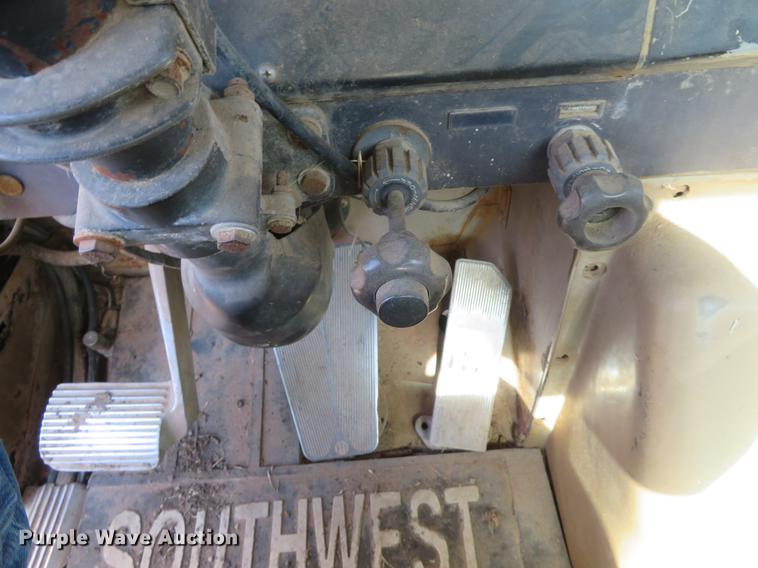 image for item DE8815 1979 International Paystar 5000 semi truck