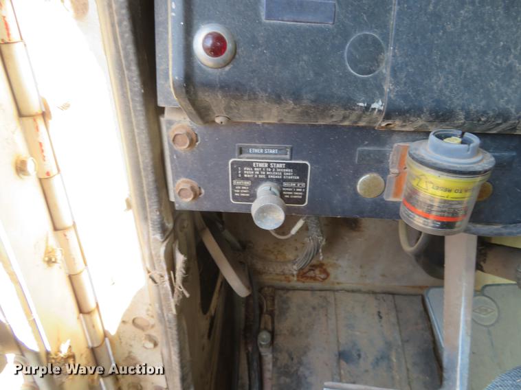 image for item DE8815 1979 International Paystar 5000 semi truck