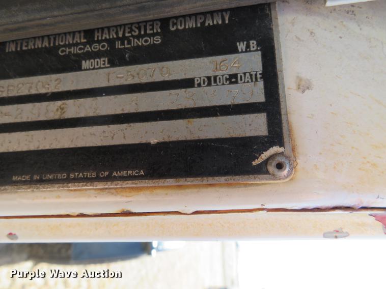 image for item DE8815 1979 International Paystar 5000 semi truck