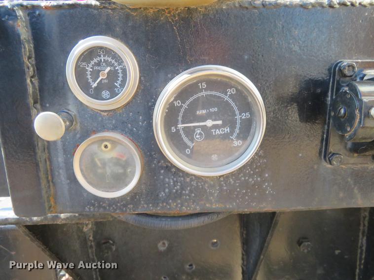 image for item DE8815 1979 International Paystar 5000 semi truck