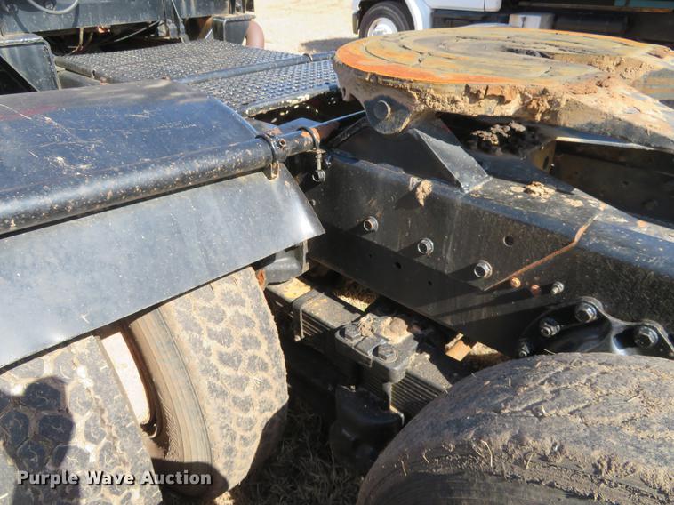 image for item DE8815 1979 International Paystar 5000 semi truck