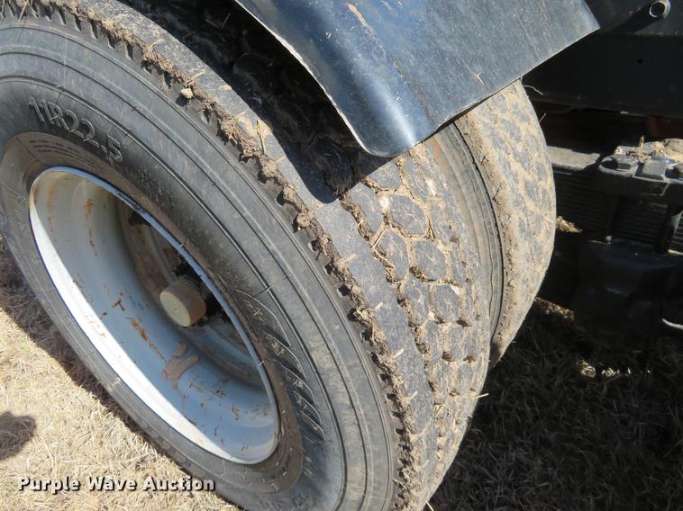 image for item DE8815 1979 International Paystar 5000 semi truck