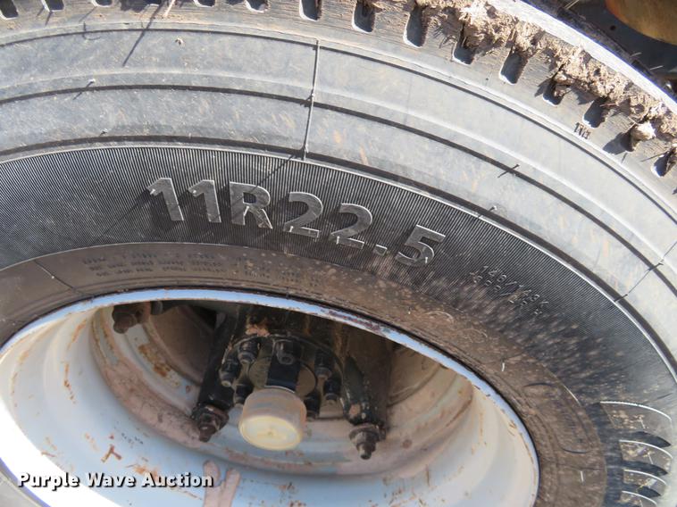 image for item DE8815 1979 International Paystar 5000 semi truck