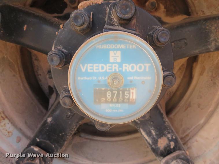 image for item DE8815 1979 International Paystar 5000 semi truck