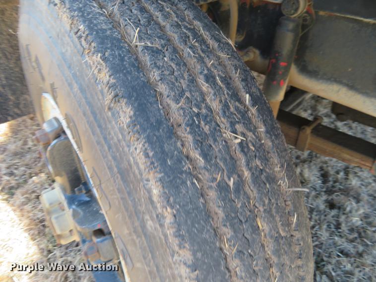 image for item DE8815 1979 International Paystar 5000 semi truck