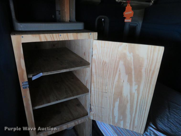 image for item DE8816 2005 Freightliner Columbia semi truck