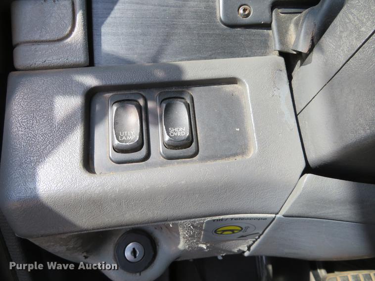 image for item DE8816 2005 Freightliner Columbia semi truck