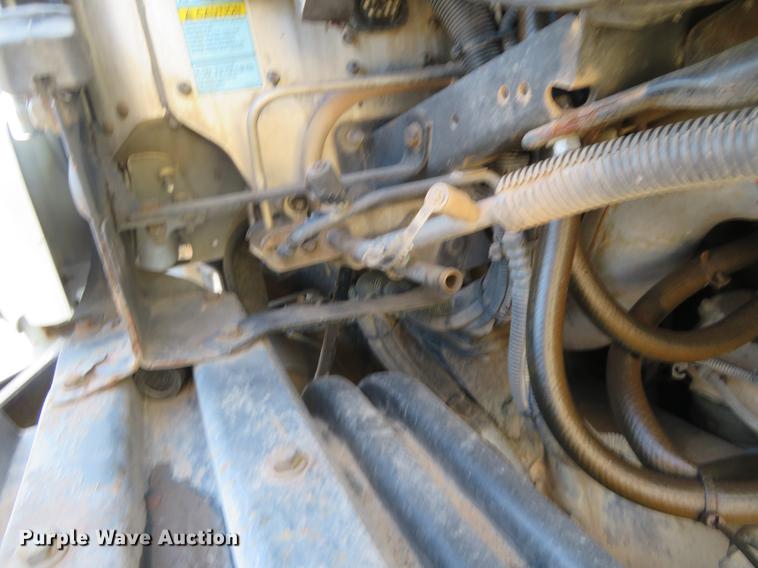 image for item DE8816 2005 Freightliner Columbia semi truck