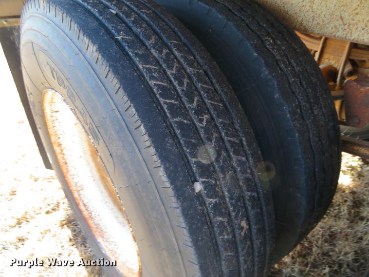 image for item DE8817 1992 Timpte Super Hopper double hopper bottom grain trailer