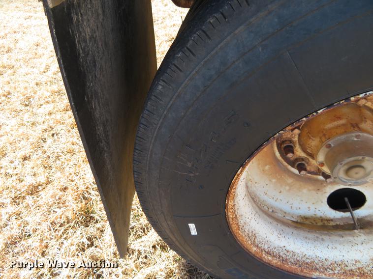 image for item DE8817 1992 Timpte Super Hopper double hopper bottom grain trailer