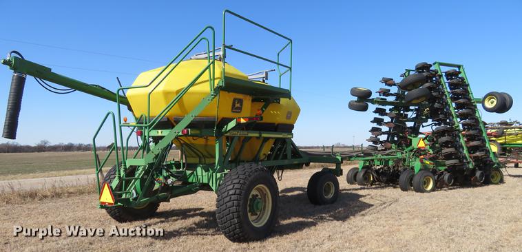 image for item DE8818 John Deere 1860 no-till air seeder
