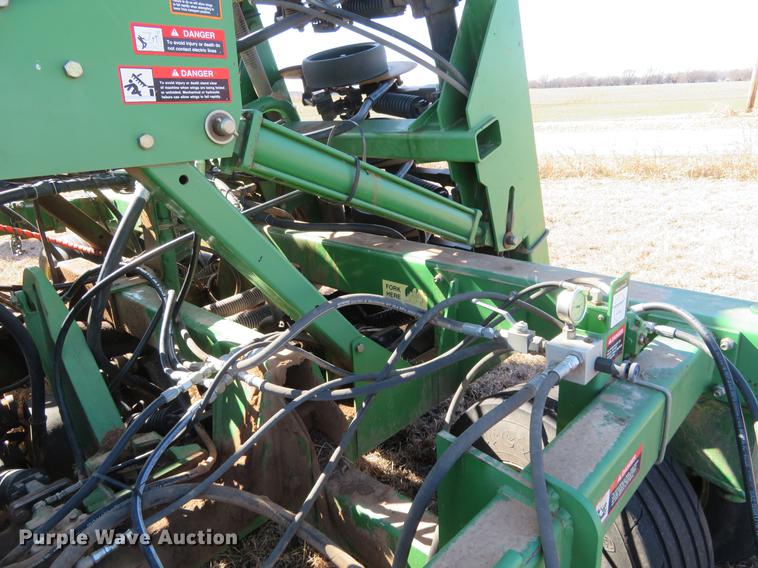 image for item DE8818 John Deere 1860 no-till air seeder
