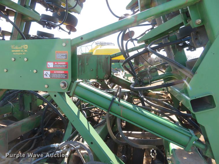 image for item DE8818 John Deere 1860 no-till air seeder